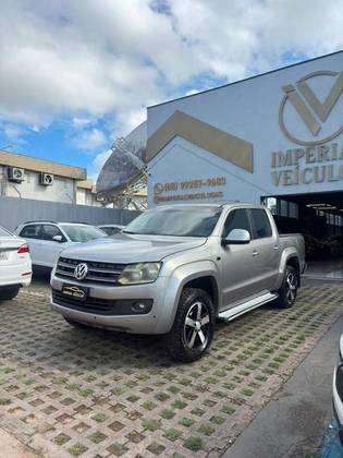 VOLKSWAGEN AMAROK 2.0 TRENDLINE 4X4 CD 16V TURBO INTERCOOLER DIESEL 4P AUTOMÁTICO VOLKSWAGEN AMAROK 2.0 TRENDLINE 4X4 CD 16V TURBO INTERCOOLER DIESEL 4P AUTOMÁTICO